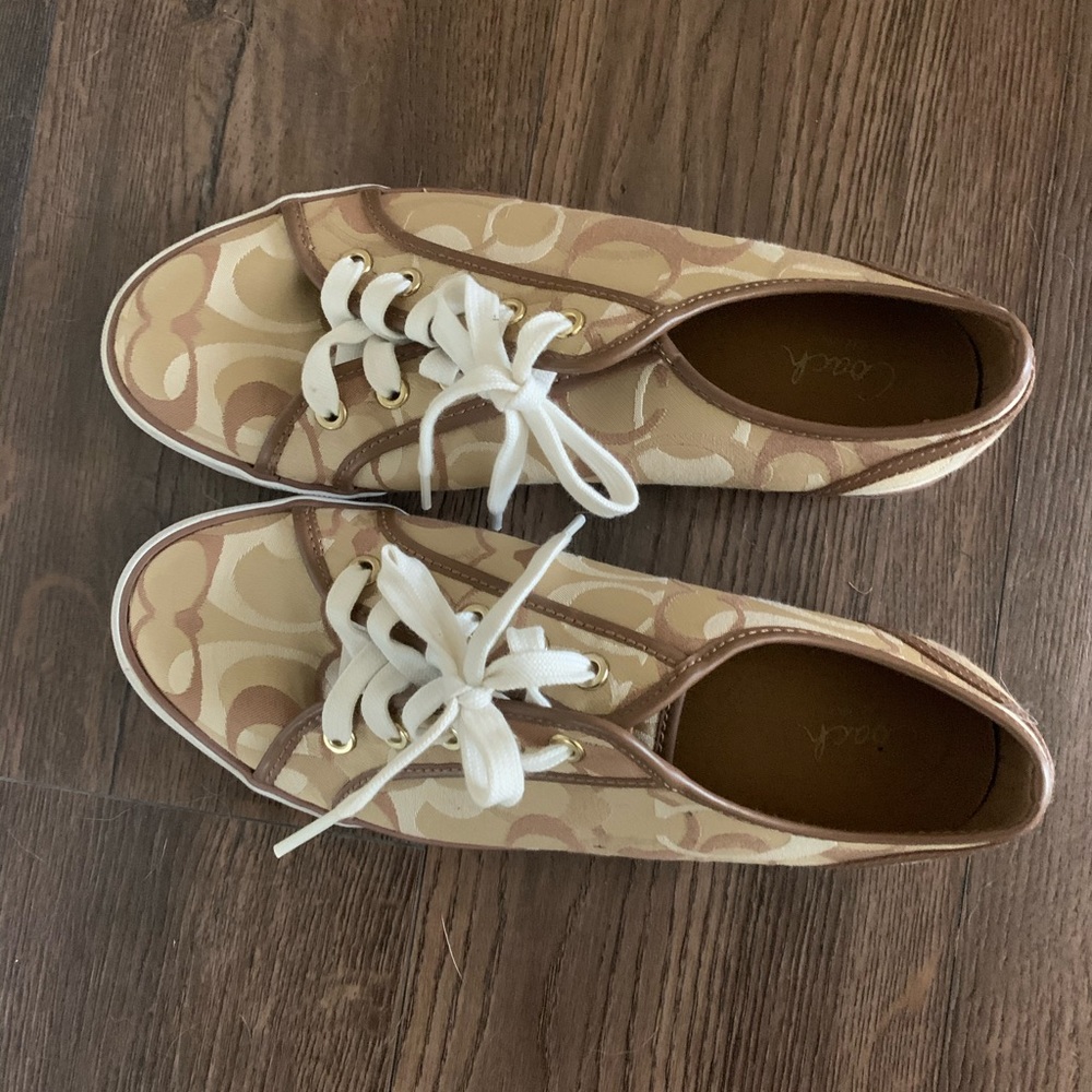Coach Logo Sneakers Size 10b.